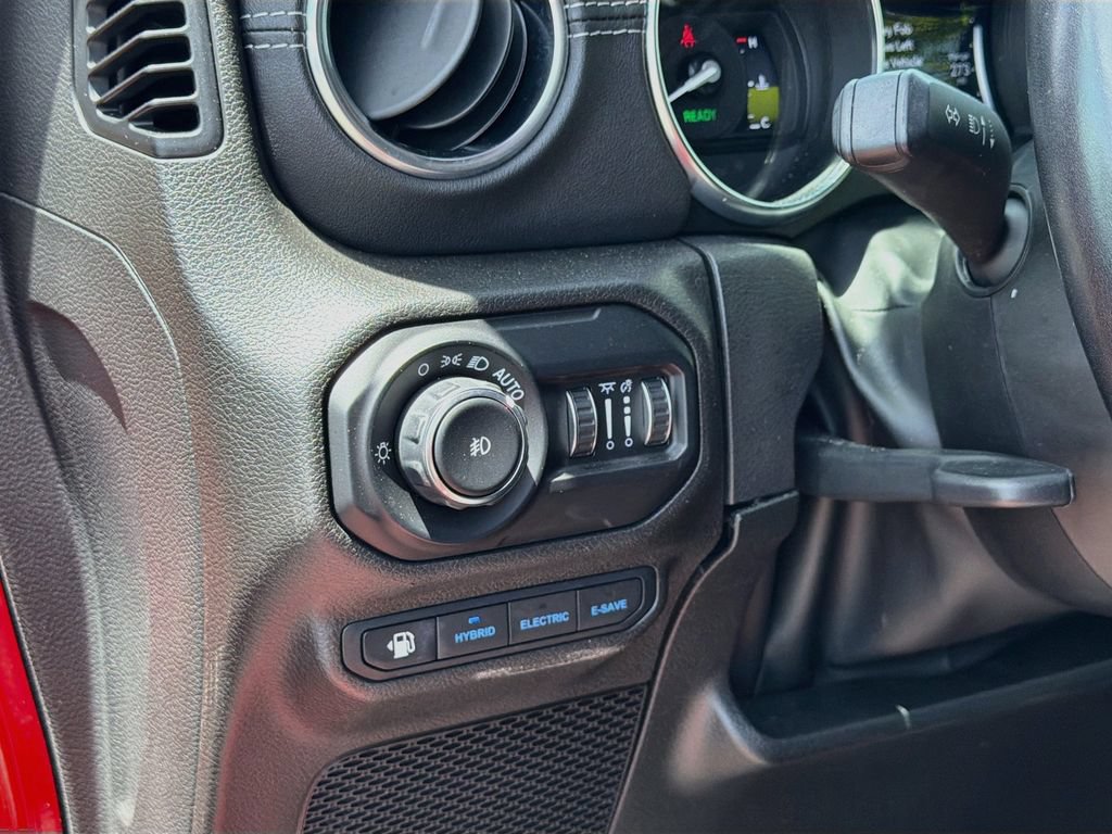 Used 2021 Jeep Wrangler Unlimited Sahara AWD/4WD image 10