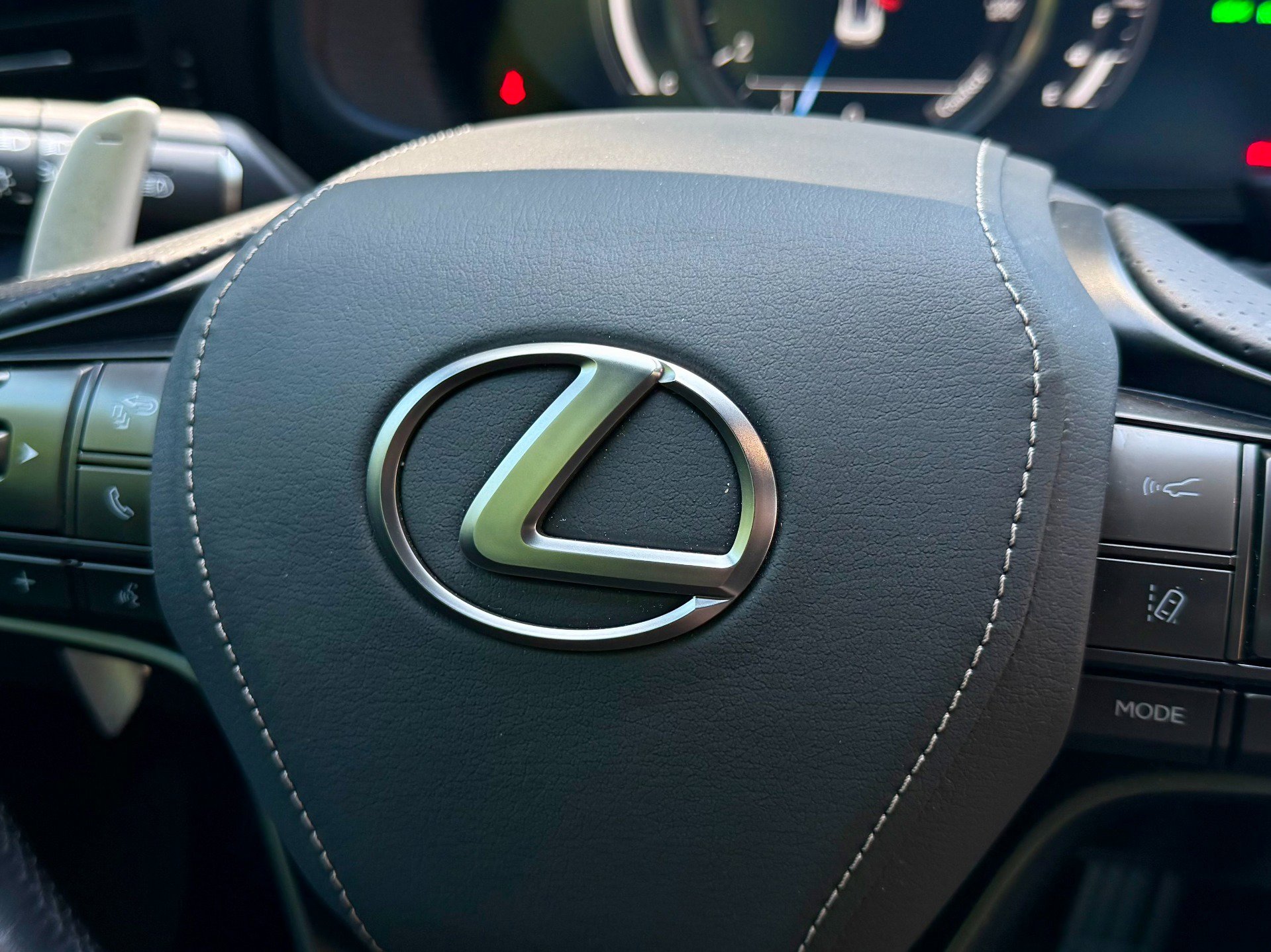 Used 2018 Lexus LC 500 Coupe w/ Sport Package RWD image 17