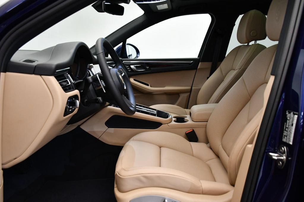 Certified 2026 Porsche Macan Turbo AWD/4WD image 5