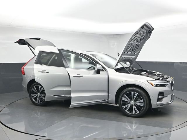 Used 2023 Volvo XC60 B5 Plus w/ Protection Package image 47