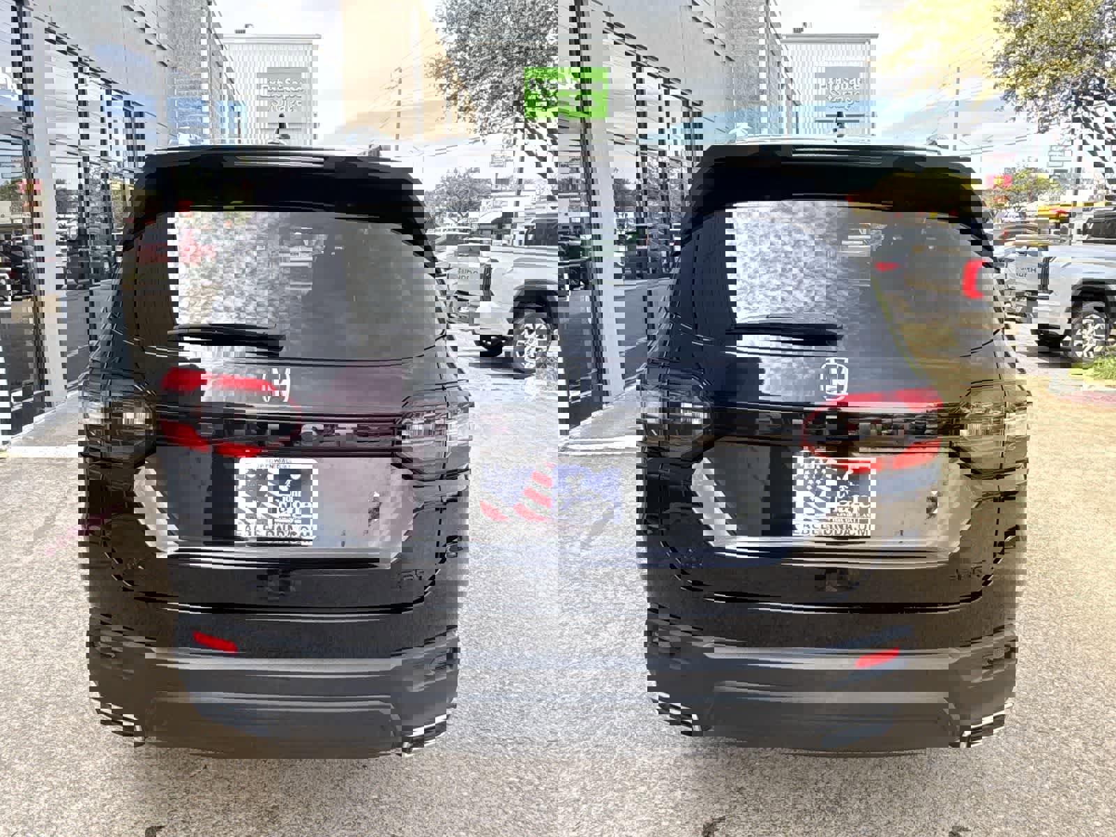 Used 2023 Honda Pilot Sport image 13