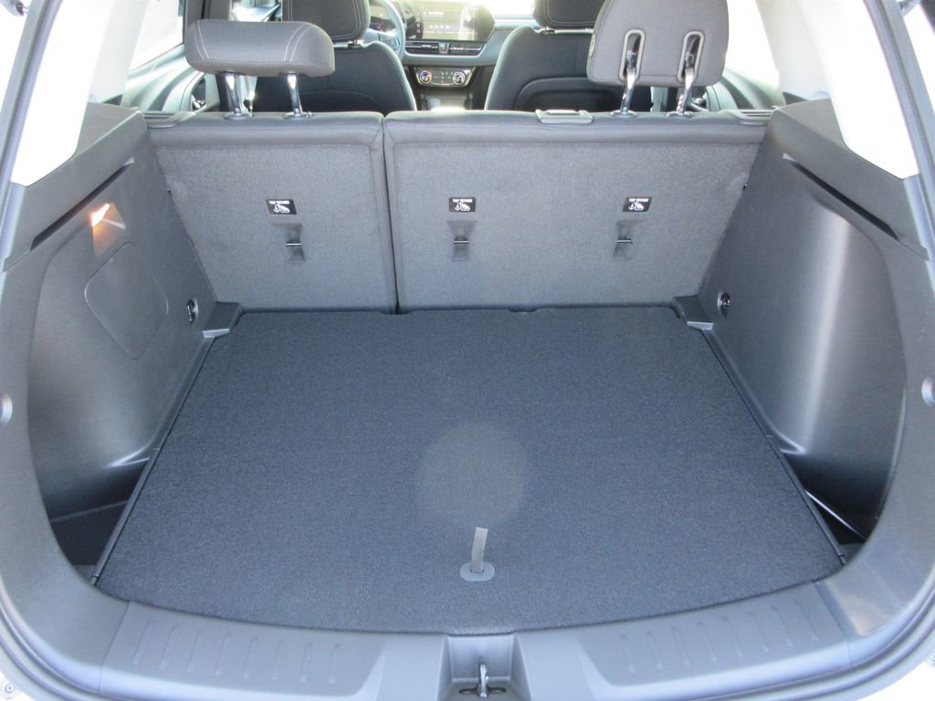 New 2026 Chevrolet TrailBlazer LT w/ LPO, Blackout Package FWD image 11