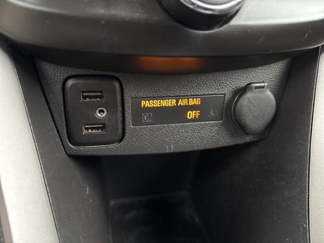 Used 2022 Chevrolet Trax LT w/ LT Convenience Package image 16