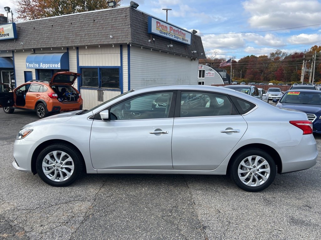 Used 2019 Nissan Sentra SV image 2