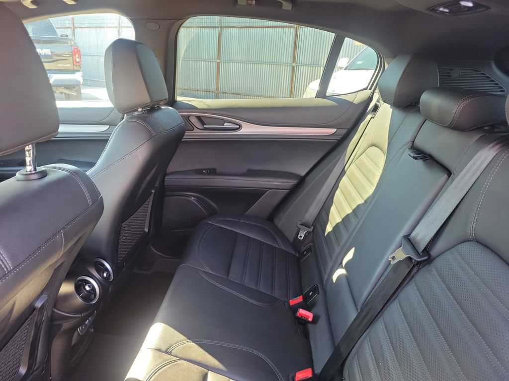 Used 2025 Alfa Romeo Stelvio Sprint AWD/4WD image 10