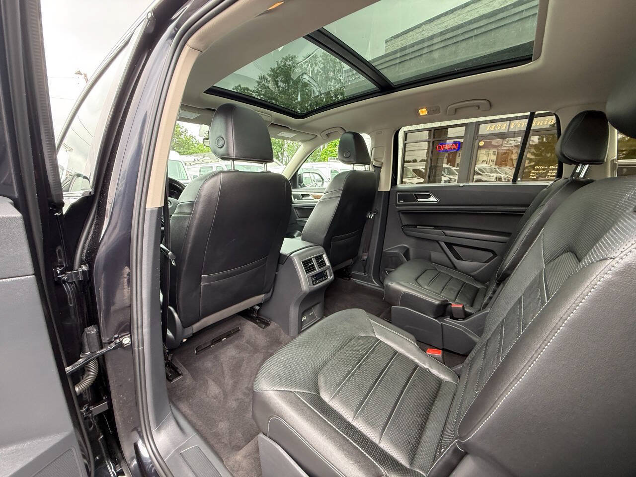 Used 2018 Volkswagen Atlas SEL Premium AWD/4WD image 7