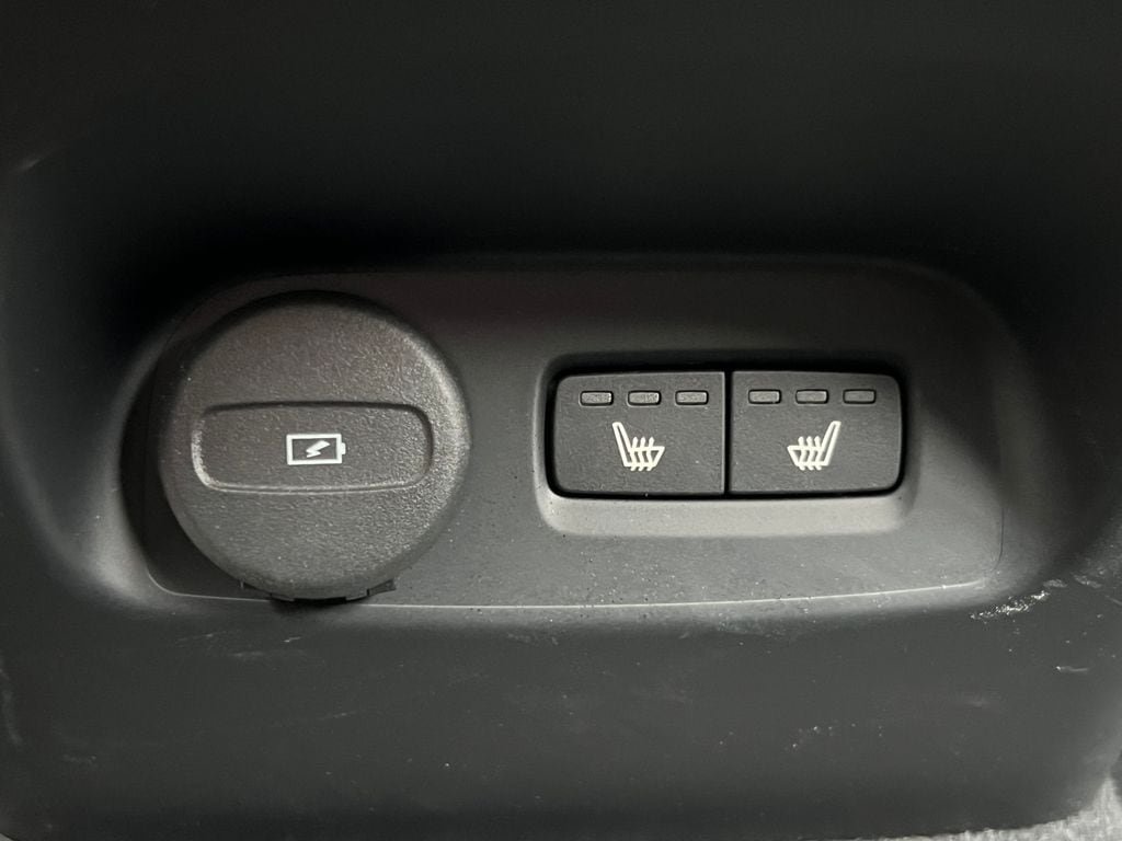 Used 2023 Volvo XC40 B5 Ultimate w/ Protection Package Premier AWD/4WD image 36