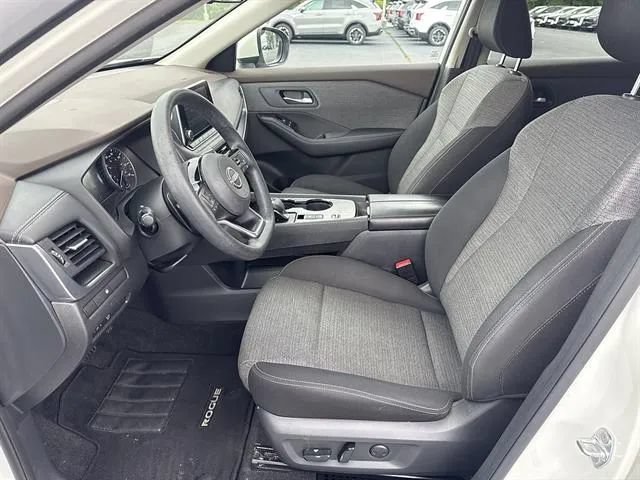 Used 2023 Nissan Rogue SV FWD image 9