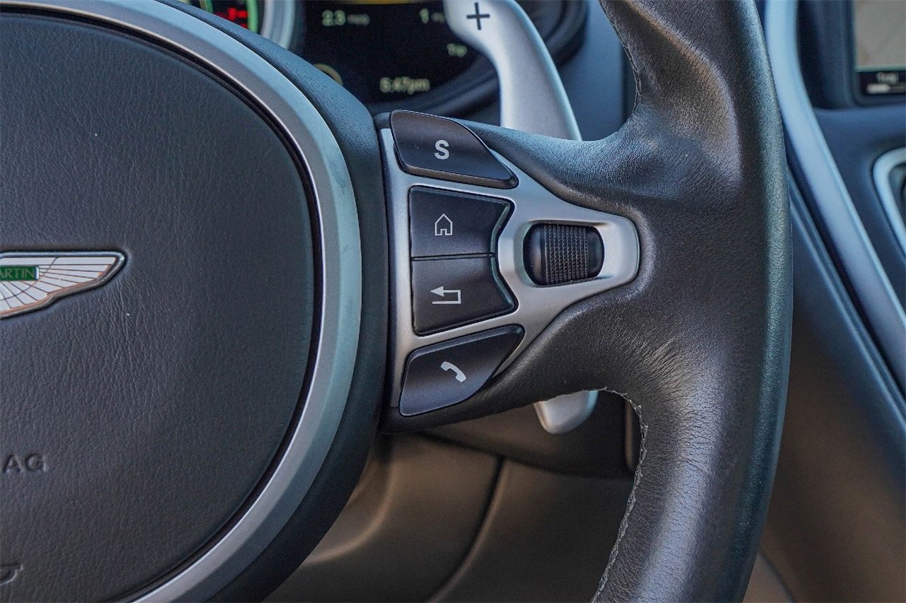 Used 2020 Aston Martin DB11 Volante image 28