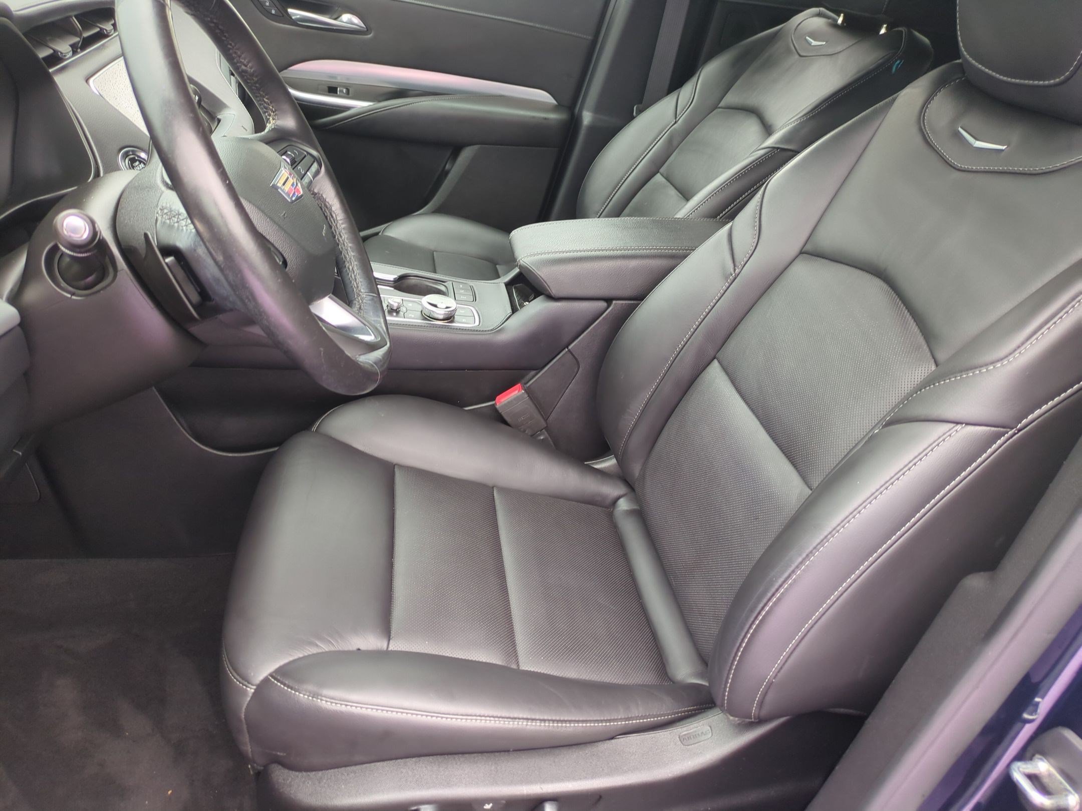 Used 2020 Cadillac XT4 Premium Luxury w/ Enhanced Visibility Package AWD/4WD image 14