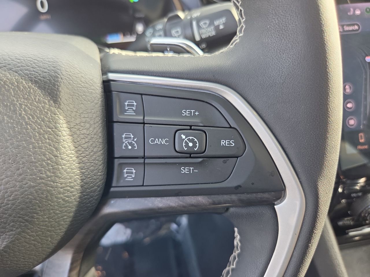 Used 2022 Jeep Grand Cherokee Limited 4xe w/ Luxury Tech Group II image 32