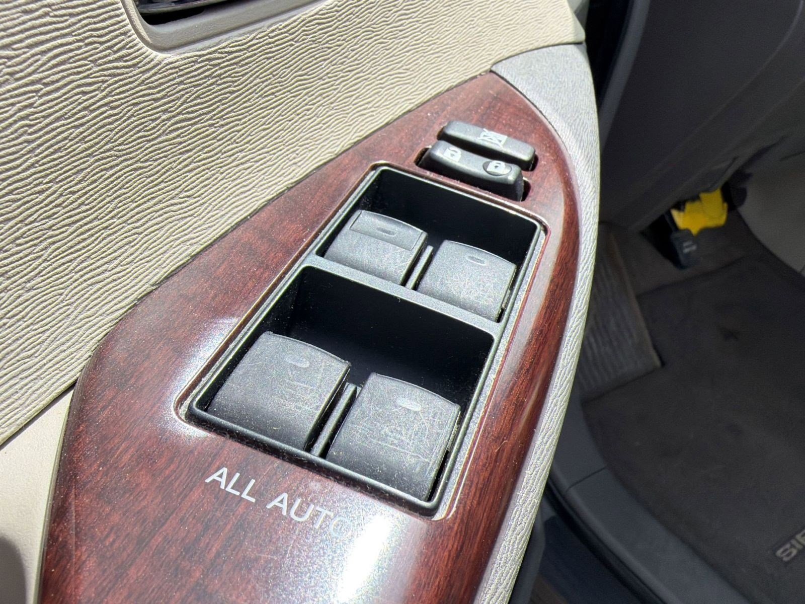 Used 2012 Toyota Sienna Limited w/ Premium Pkg image 30