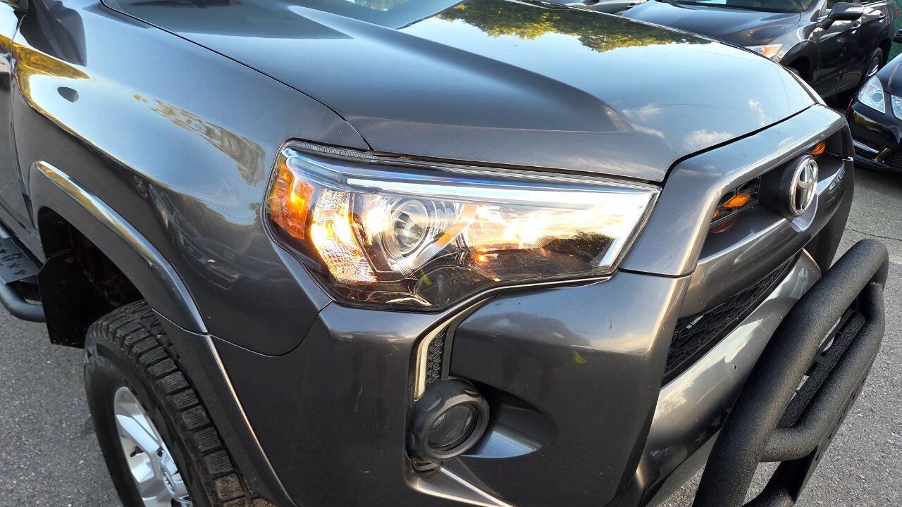 Used 2014 Toyota 4Runner SR5 AWD/4WD image 28