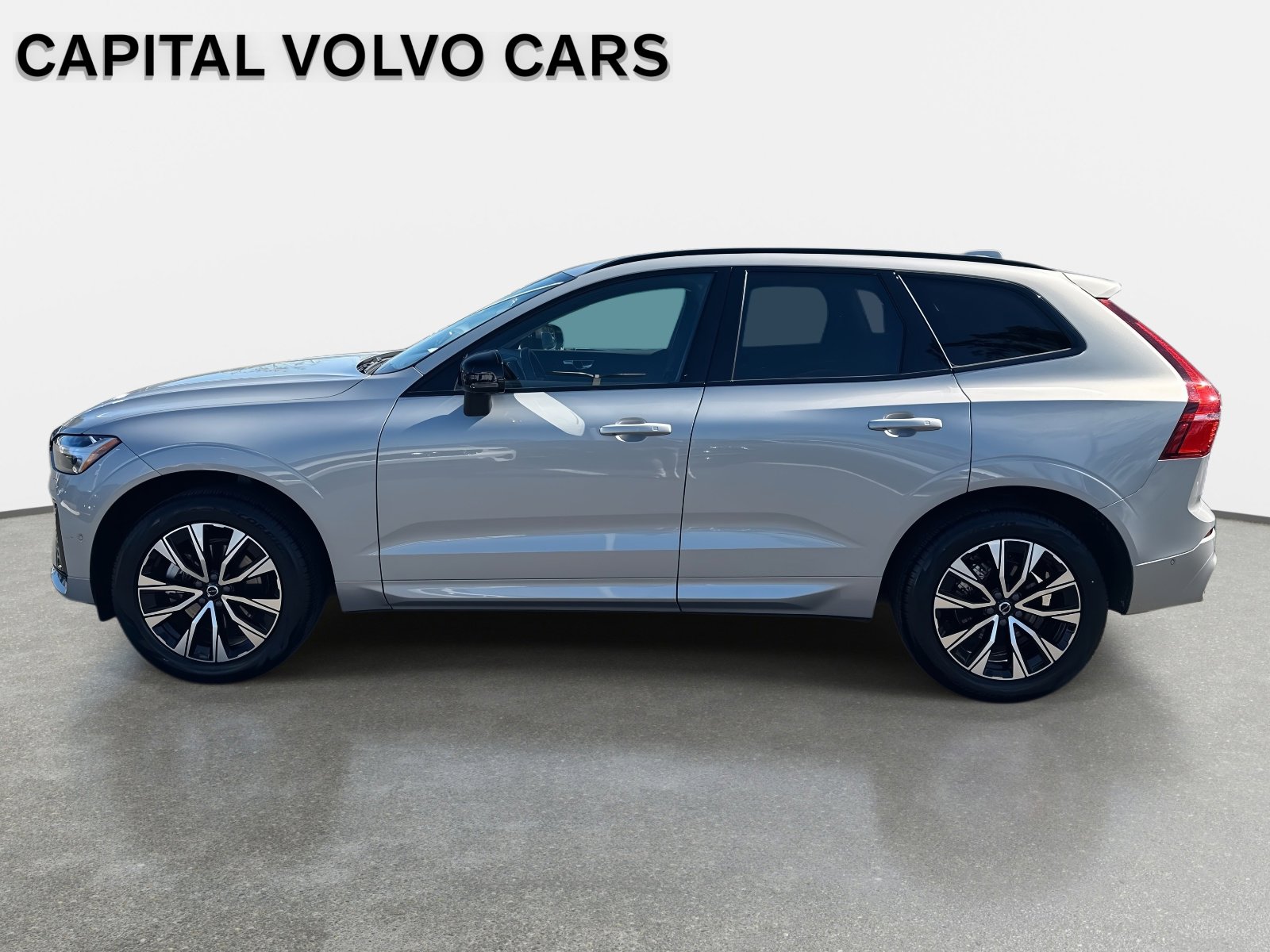 Certified 2025 Volvo XC60 B5 Plus image 7