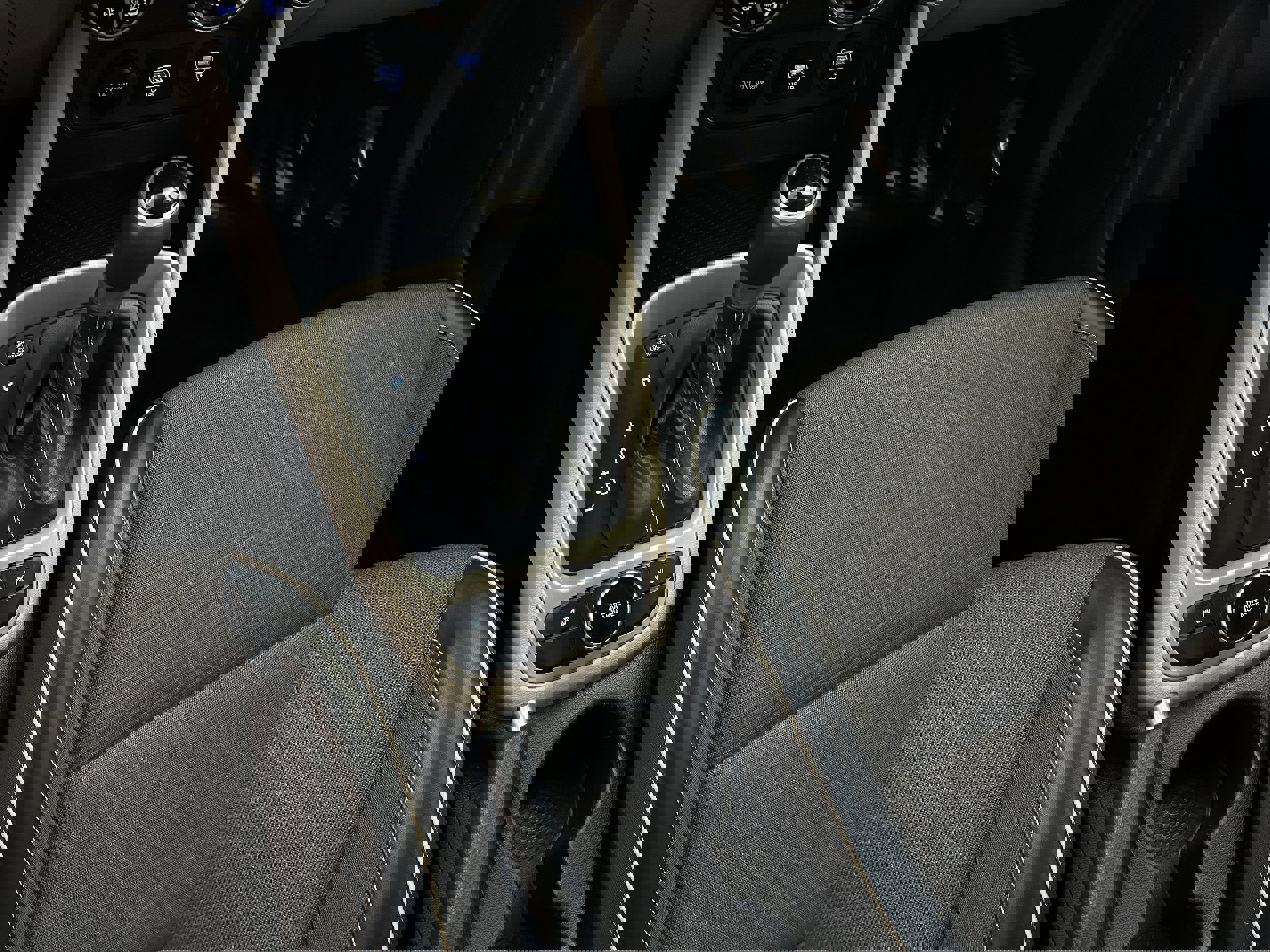 Used 2021 Hyundai Venue w/ Cargo Package FWD image 12