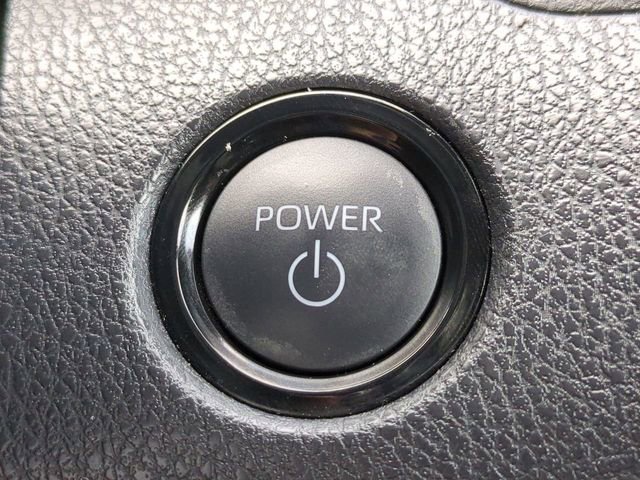 Used 2025 Toyota Camry SE w/ Convenience Package image 25