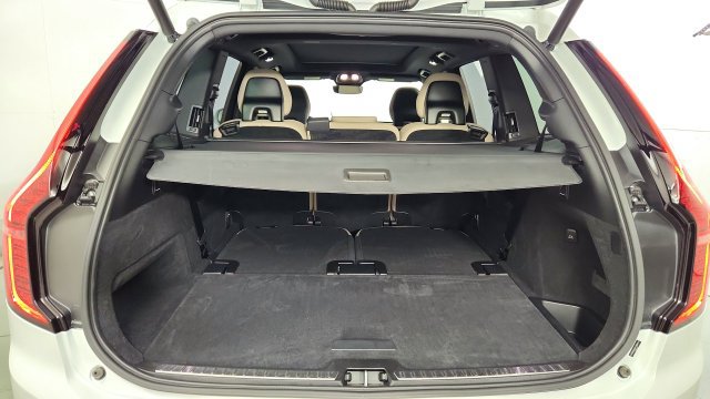 Used 2026 Volvo XC90 B6 Plus w/ Protection Package AWD/4WD image 44
