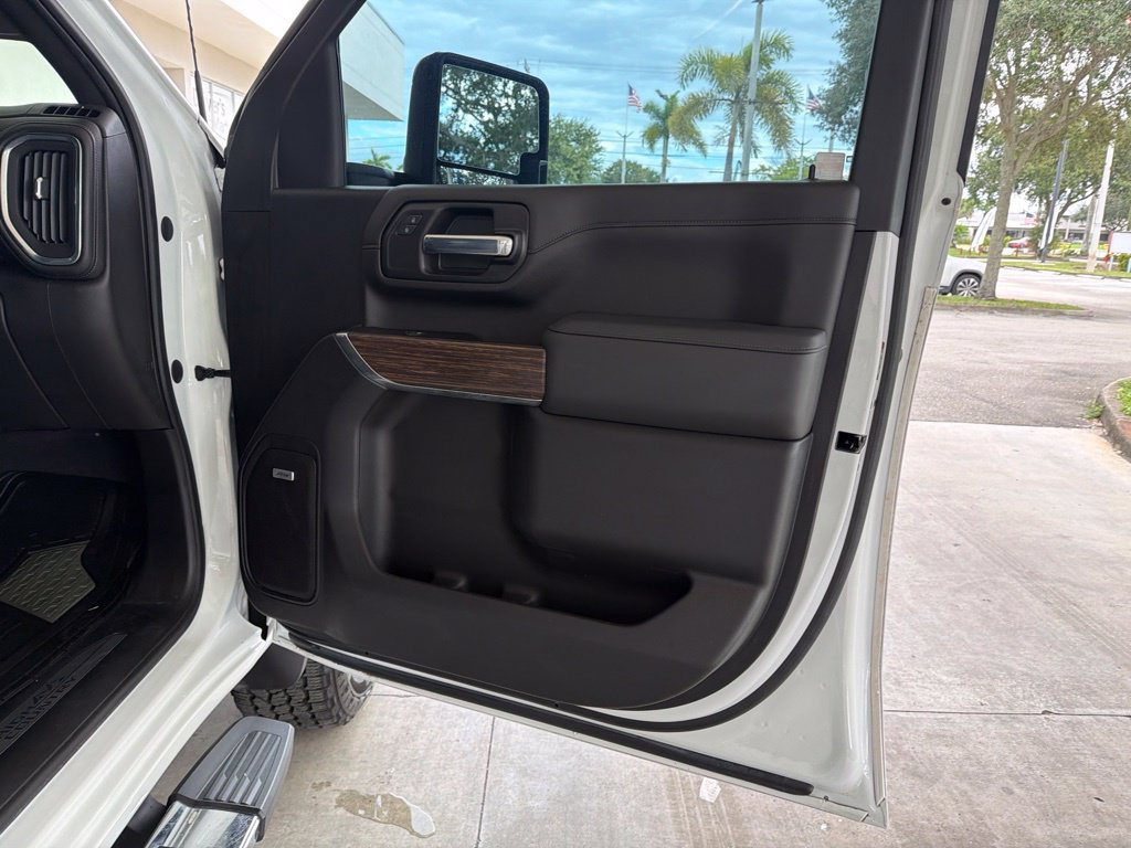Used 2022 Chevrolet Silverado 2500 High Country w/ Z71 Off-Road Package AWD/4WD image 34