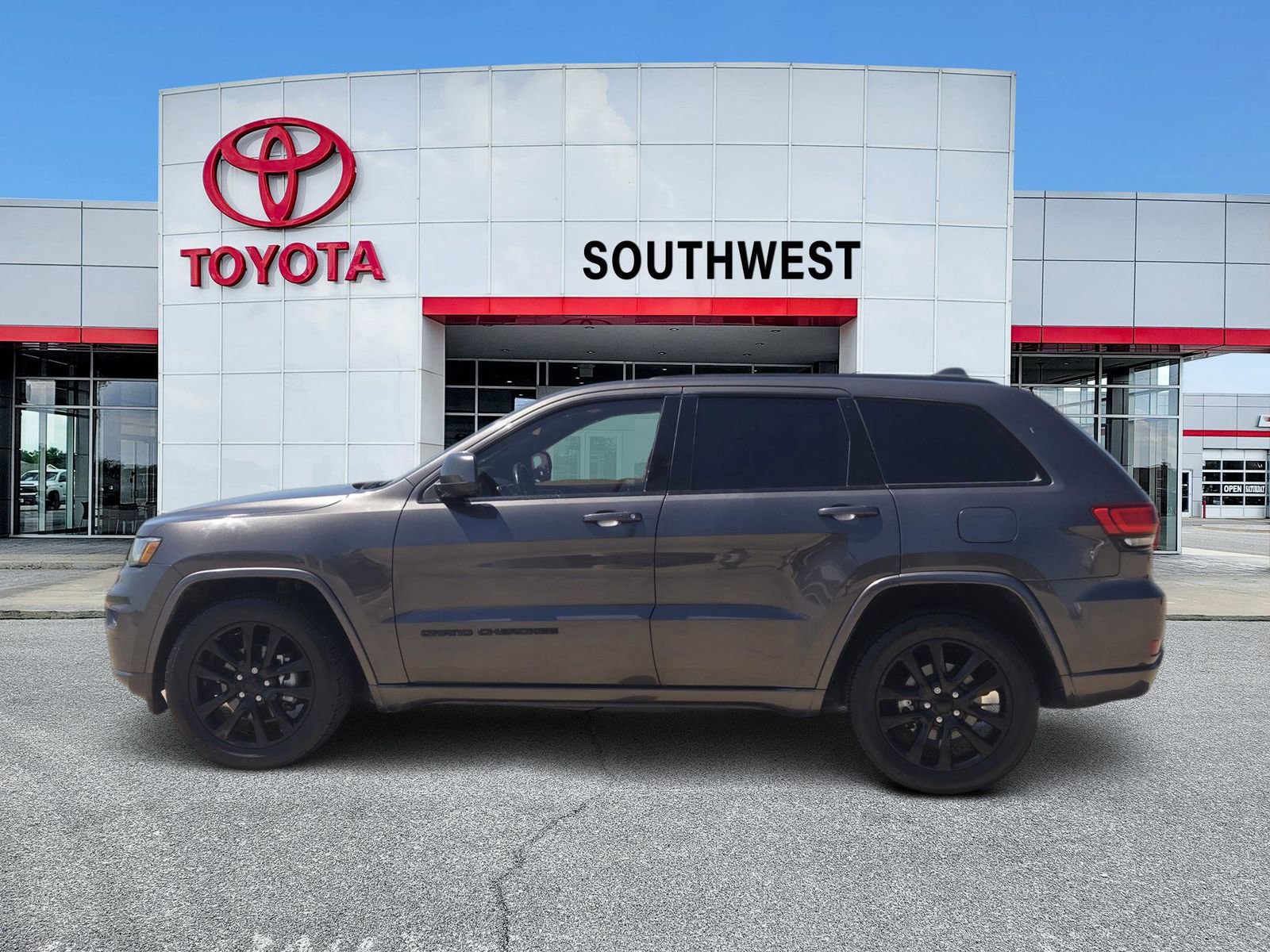 Used 2018 Jeep Grand Cherokee Altitude RWD video 3