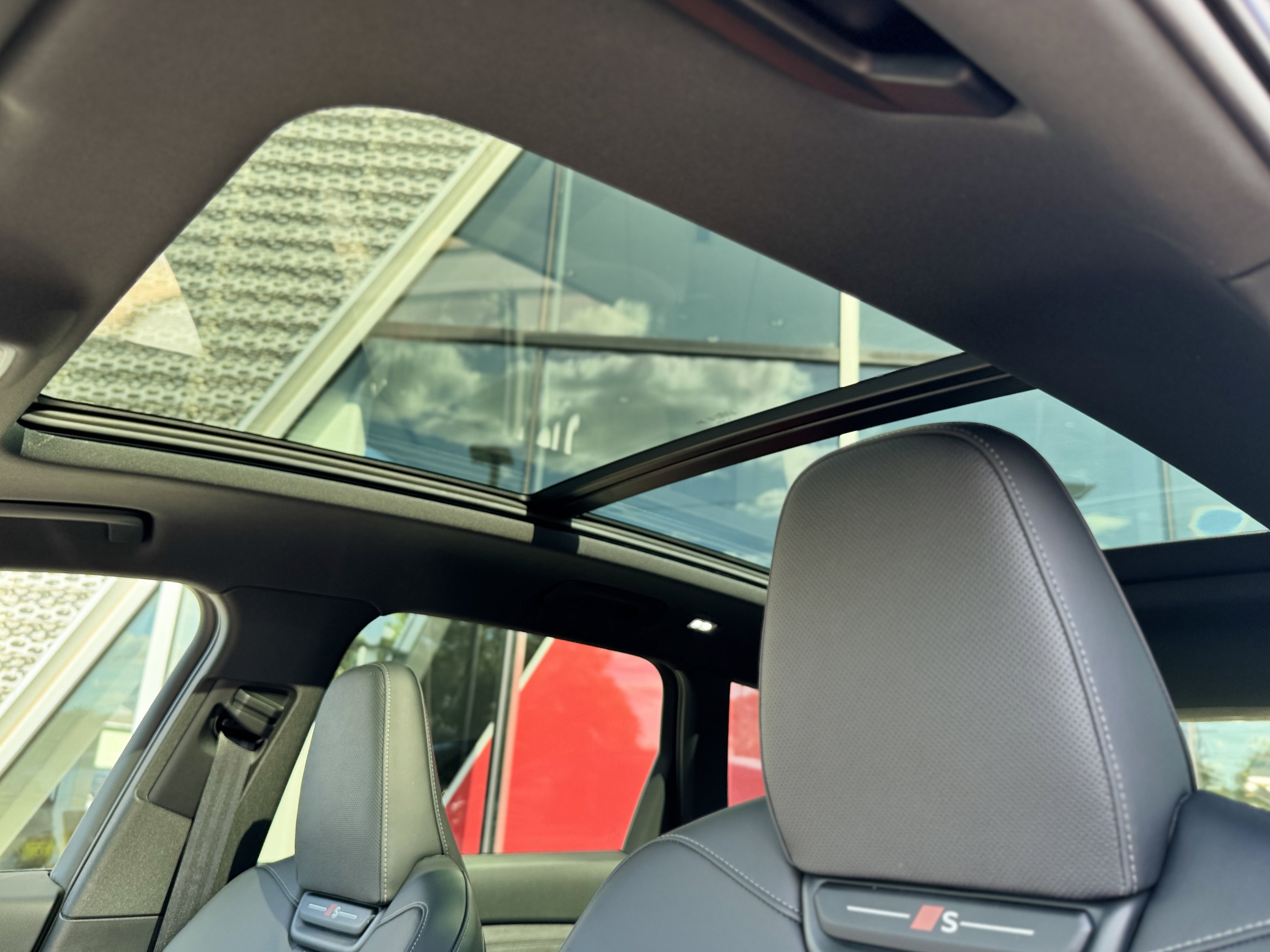 New 2025 Audi SQ6 e-tron Premium Plus image 18
