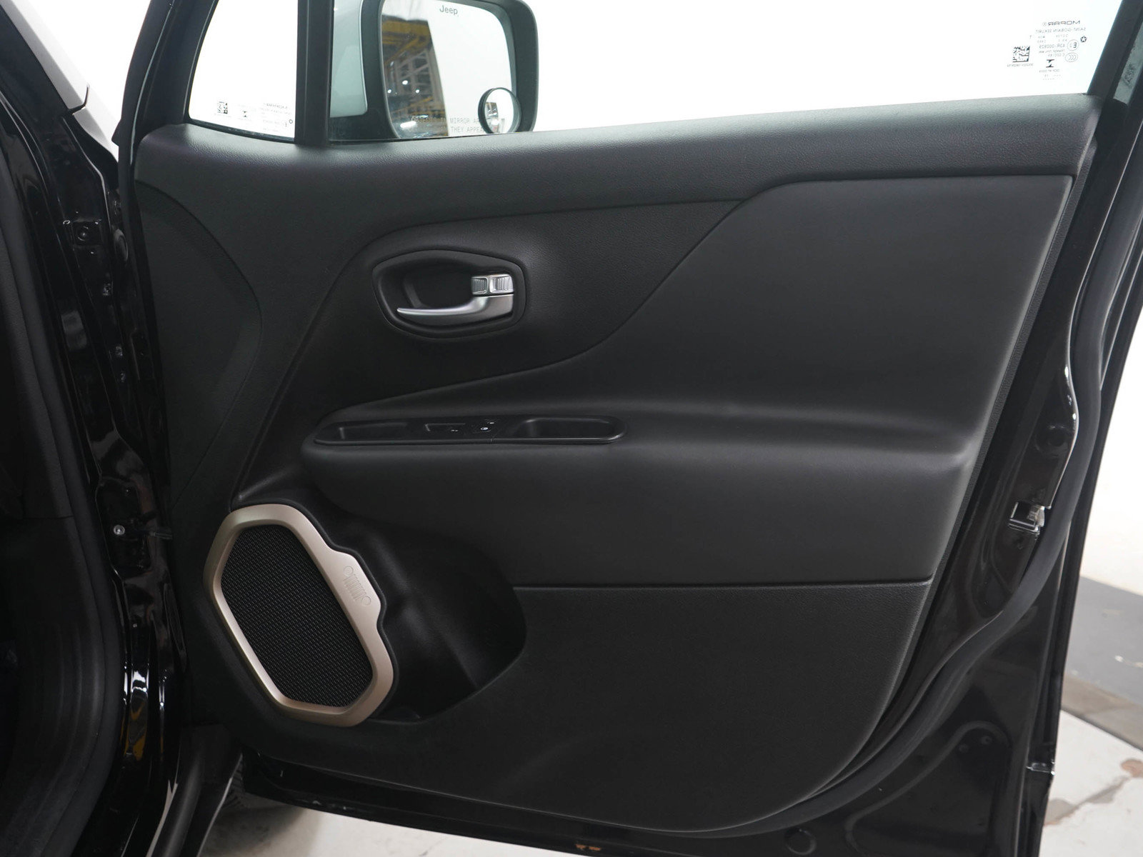 Used 2015 Jeep Renegade Limited AWD/4WD image 9
