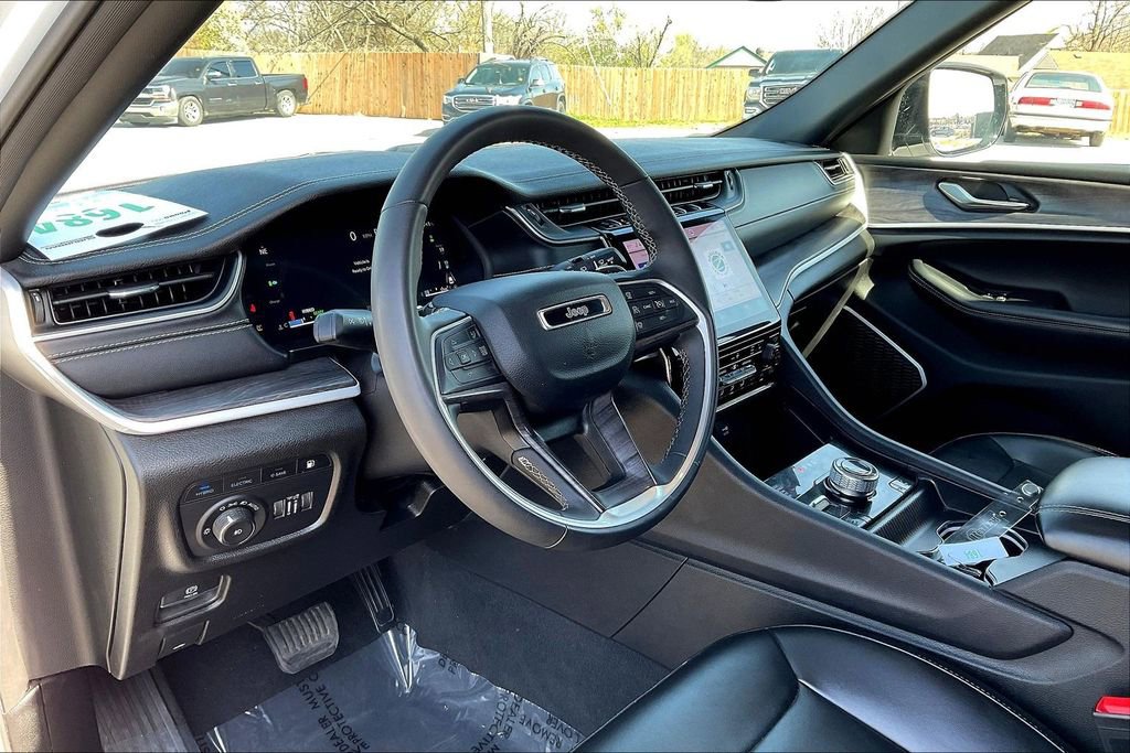 Used 2024 Jeep Grand Cherokee Limited 4xe image 13