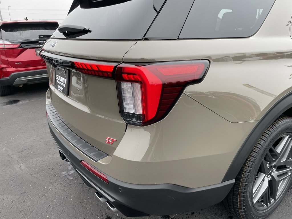 New 2026 Ford Explorer ST image 45