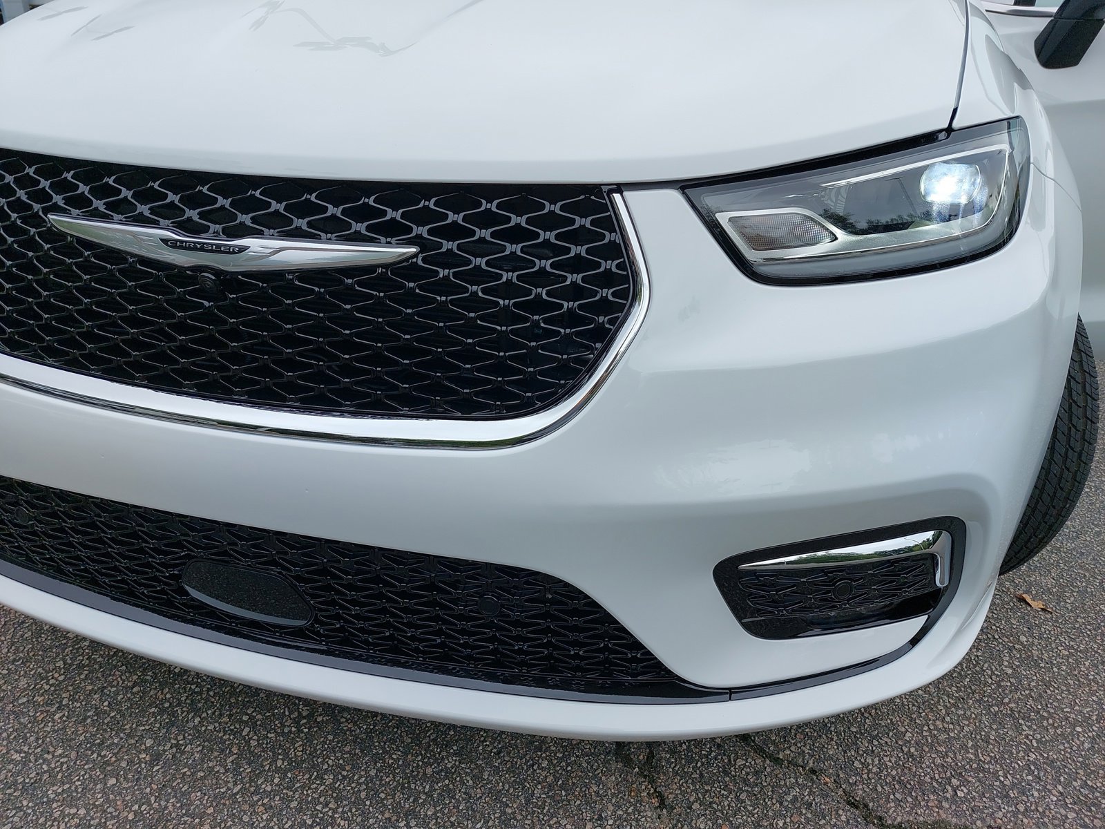 New 2026 Chrysler Pacifica Select image 33