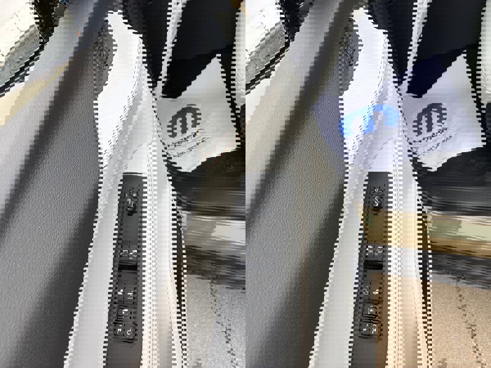 New 2026 Jeep Cherokee Overland w/ Advanced Pro Tech Group AWD/4WD image 16