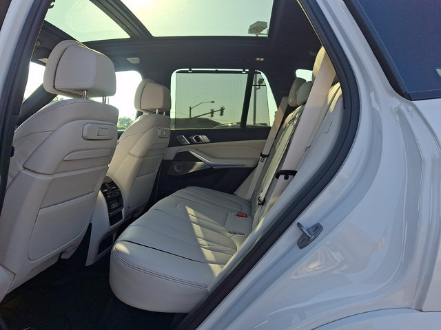 Used 2025 BMW X5 M60i AWD/4WD image 10
