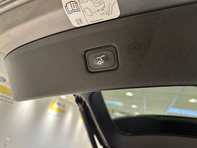 Used 2018 Ford Edge SEL w/ Equipment Group 201A image 18