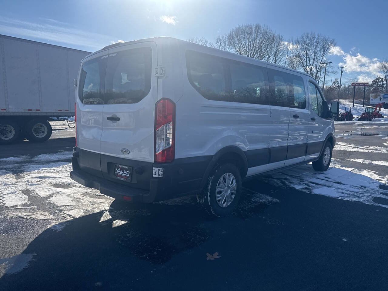 Used 2015 Ford Transit 350 XLT image 9