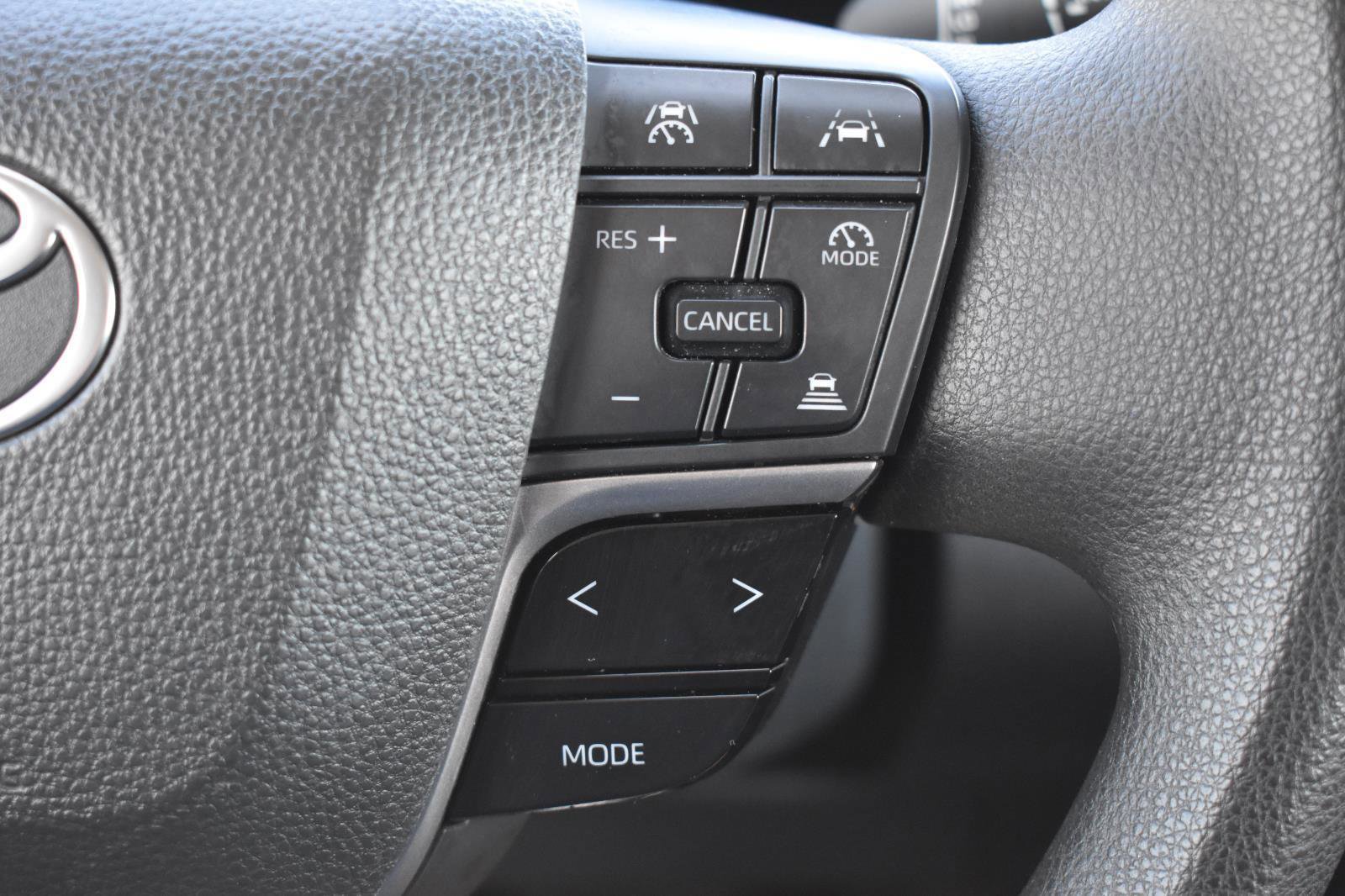 Used 2025 Toyota Camry LE FWD image 8