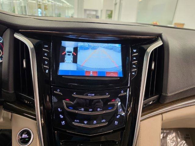 Used 2020 Cadillac Escalade Luxury AWD/4WD image 28