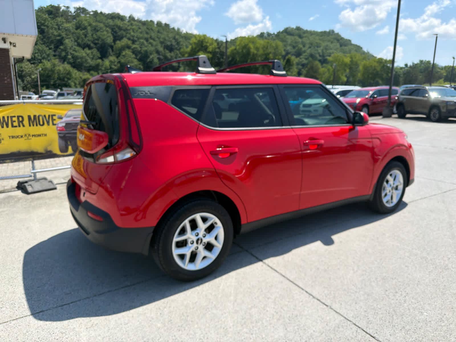 Used 2022 Kia Soul LX w/ Technology Package FWD image 6