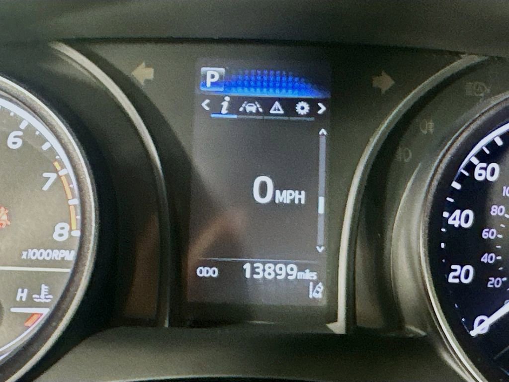 Used 2023 Toyota Camry SE image 12