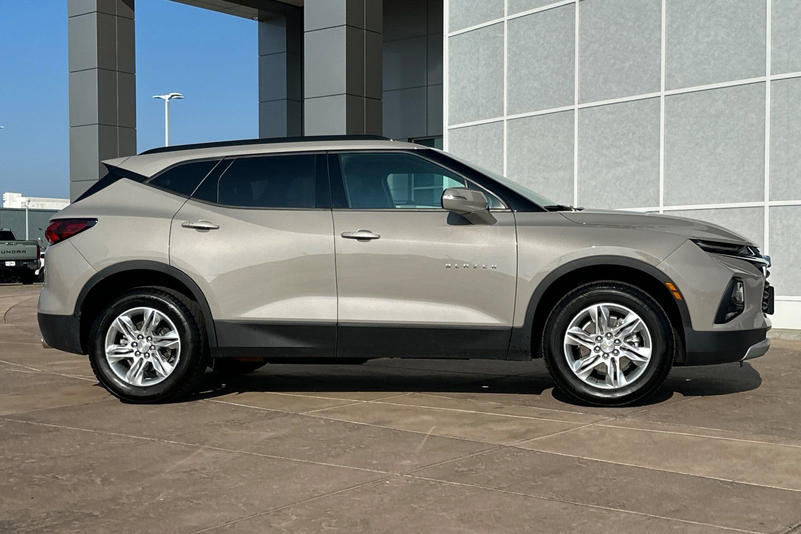 Used 2021 Chevrolet Blazer LT image 3