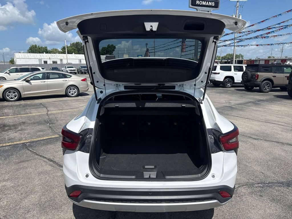 New 2026 Chevrolet Trax LT w/ Driver Confidence Package FWD image 6