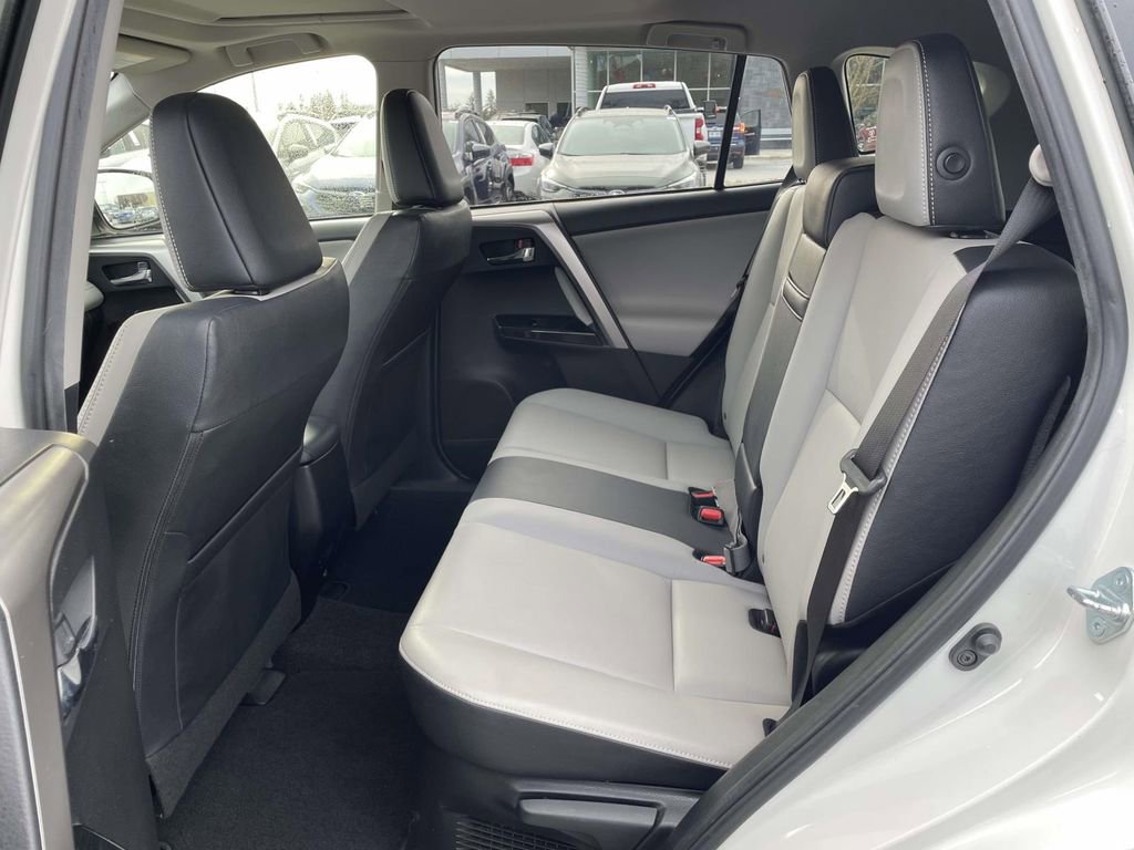 Used 2017 Toyota RAV4 Limited image 3