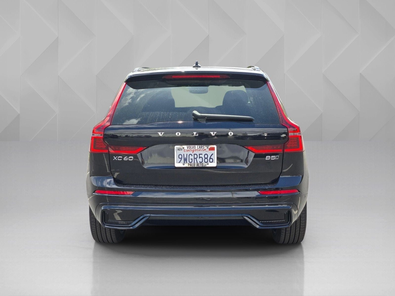 Used 2026 Volvo XC60 B5 Ultra w/ Climate Package AWD/4WD image 6