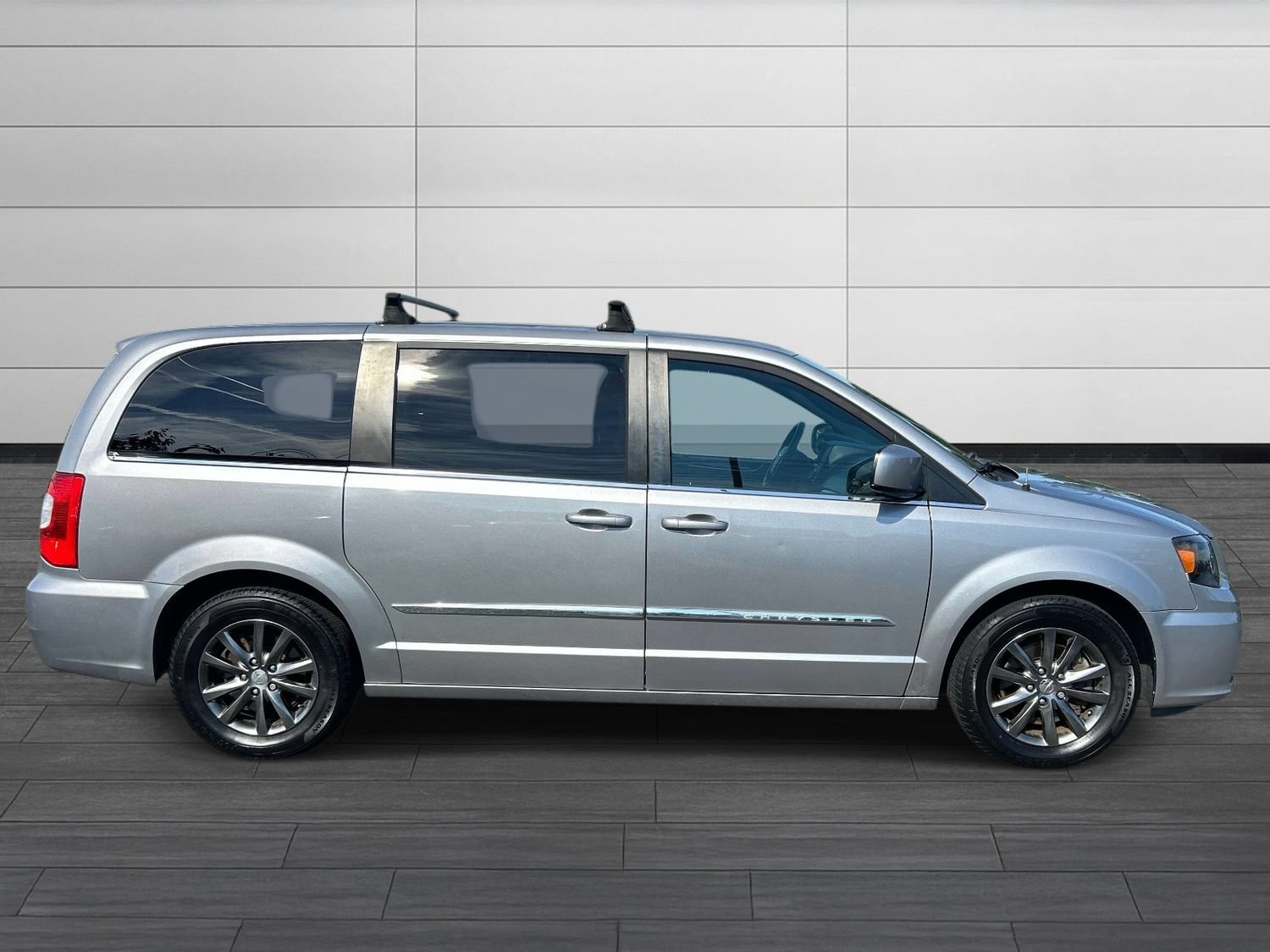 Used 2016 Chrysler Town & Country S w/ Driver Convenience Group FWD video 2