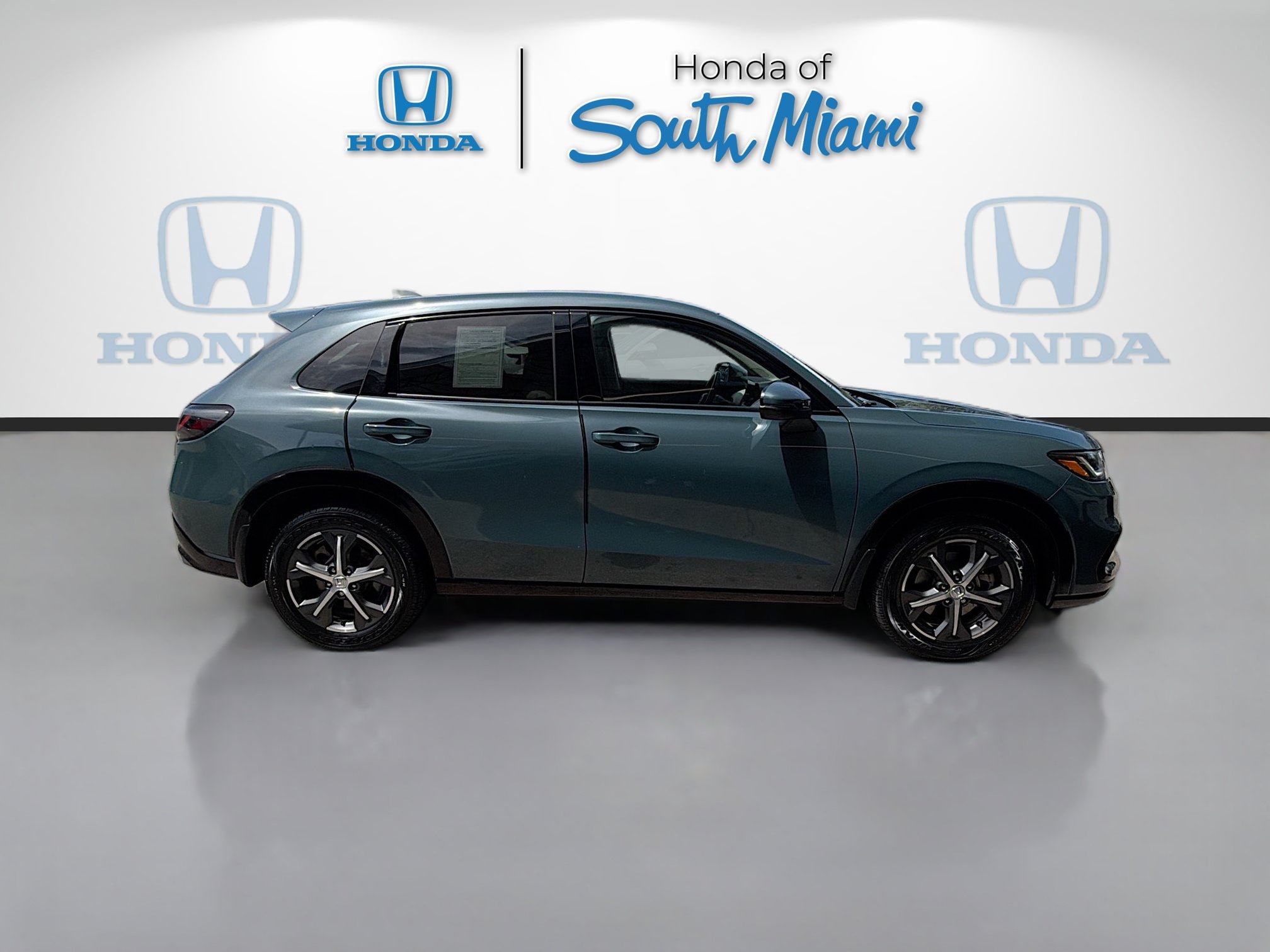 Used 2024 Honda HR-V EX-L image 8