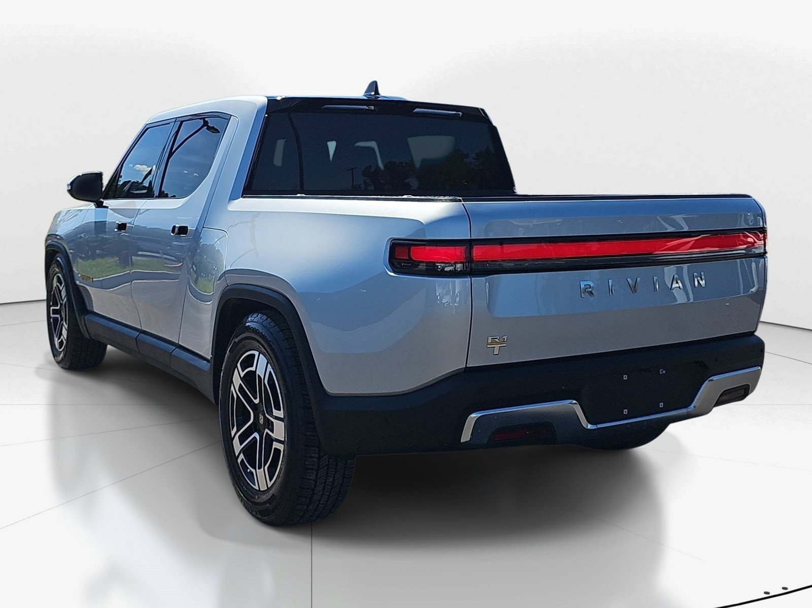 Used 2022 Rivian R1T Adventure AWD/4WD image 6