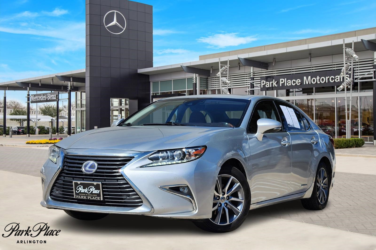 Used 2016 Lexus ES 300h w/ Luxury Package w/Wood Trim
