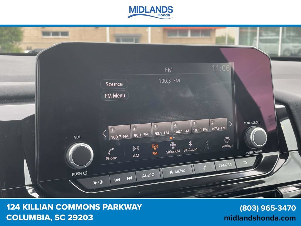 Used 2025 Nissan Pathfinder SV FWD image 25