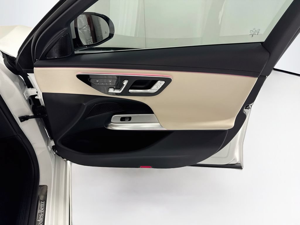 Used 2025 Mercedes-Benz E 350 Sedan image 25