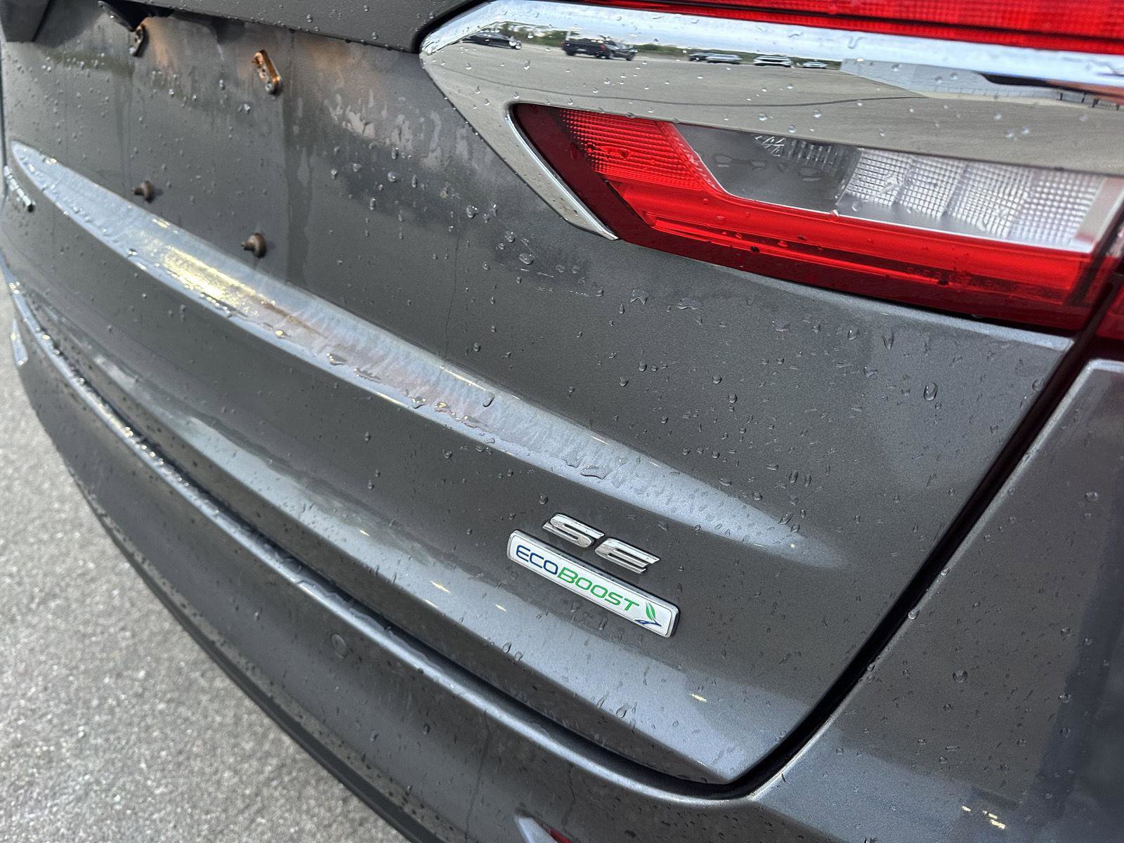 Used 2020 Ford Fusion SE FWD image 6