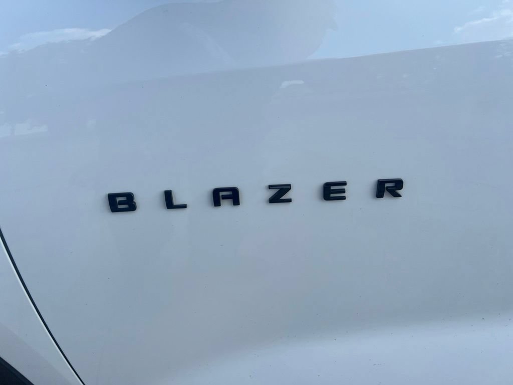 Used 2021 Chevrolet Blazer LT FWD image 3