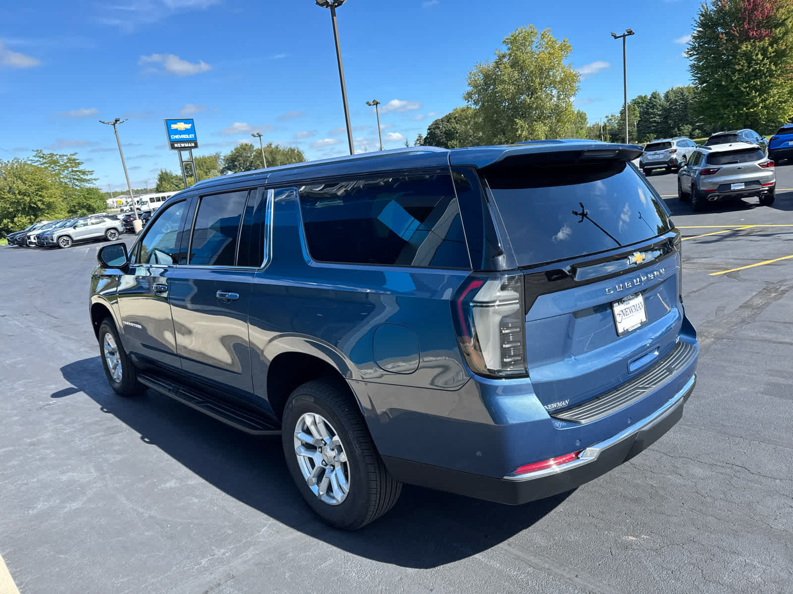 New 2027 Chevrolet Suburban LT w/ Comfort Package AWD/4WD image 10