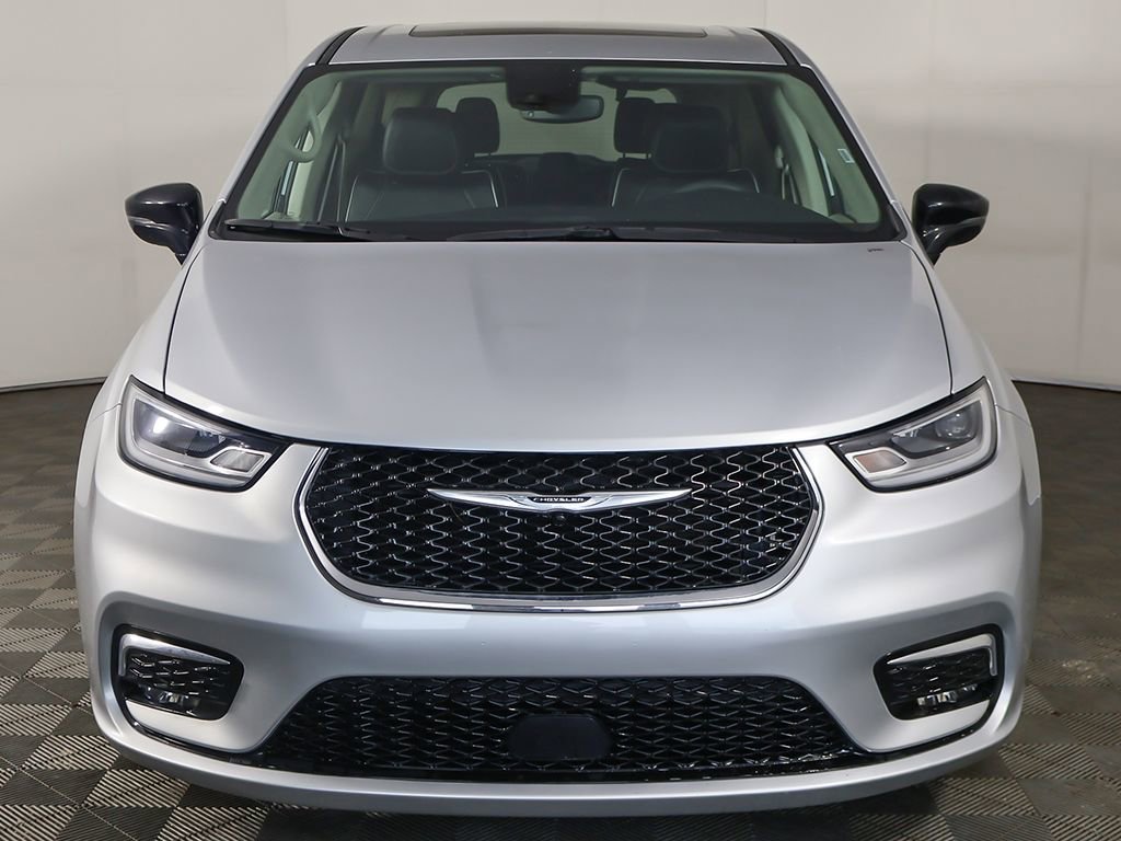 Used 2024 Chrysler Pacifica Limited FWD image 15